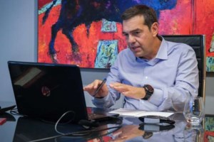 Τσίπρας: Η κυβέρνηση "εξισώνει τα επαγγελματικά δικαιώματα των αποφοίτων πανεπιστημίων με αποφοίτους τριετών κολεγίων αμφίβολης ποιότητας"