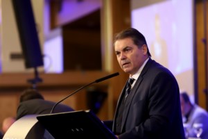 Νέο "ρεσιτάλ" Τραμπ: Ψέματα τα όσαν είπαν για το καταφύγιο - Πήγα για επιθεώρηση