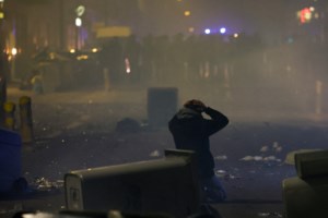 Χάος στη Γαλλία με τη μεταρρύθμιση για τις συντάξεις: "Όχι" με Μασσαλιώτιδα στη Βουλή από την Αριστερά και έξω οργή πολιτών - εικόνα 4