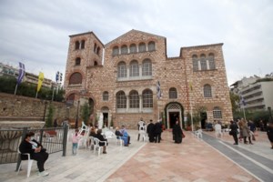 Εξαδάκτυλος για παρελάσεις: Πρέπει να γίνουν έστω και με αυστηρά μέτρα, αλλιώς θα διχαστεί η κοινωνία