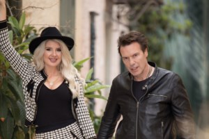 Η εξομολόγηση του Στράτου Τζώρτζογλου: Έξω έδινα αυτόγραφα και στο σπίτι μου δεν είχα ρεύμα για 4 μήνες [βίντεο]