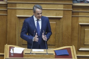 Επίθεση Μητσοτάκη σε Ανδρουλάκη: Οταν ο Ανδρέας ήταν αγκαλιά με τον Αραφάτ, η Ελλάδα δεν αναγνώριζε καν το Ισραήλ, το θυμάστε;