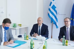 Επικοινωνία Μακρόν - Τραμπ για Ανατολική Μεσόγειο: "Το ενδιαφέρον μας είναι κοινό και θα το επιβάλουμε"