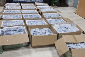 Χίος: Προφυλακιστέοι οι δύο Τούρκοι που συνελήφθησαν με χιλιάδες κινητά τηλέφωνα