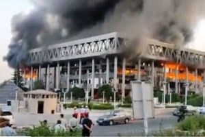 Επιστρέφει εσπευσμένα στις ΗΠΑ ο Τραμπ: "Εκκενώστε άμεσα την Τεχεράνη" - Νέα πυραυλική επίθεση του Ιράν στο Ισραήλ - εικόνα 3