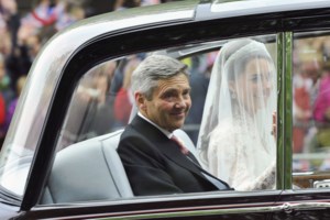 Το δώρο που θα μπορούσε να εξελιχθεί σε διασυρμό: Τα πρώτα Χριστούγεννα της Κέιτ με την Ελισάβετ και η γκάφα της - εικόνα 6