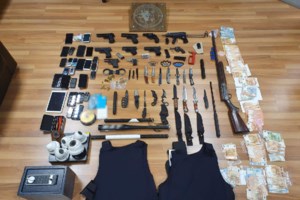 Μεγάλο "χτύπημα" σε διεθνές κύκλωμα ναρκωτικών: 28 κιλά κοκαΐνης αξίας 1,2 εκατ. ευρώ στα χέρια της ΕΛ.ΑΣ - εικόνα 5