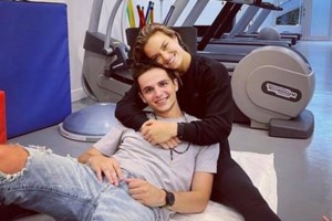 Η Μαρία Σάκκαρη έκανε μαθήματα... τένις πάνω στην σκηνή με την Άννα Βίσση [βίντεο] - εικόνα 7