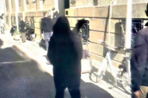 Πάτρα: Θρήνος και οδύνη στο τελευταίο "αντίο" στην 41χρονη Γαρυφαλλιά που ξυλοκοπήθηκε μέχρι θανάτου από τον σύντροφό της - εικόνα 9