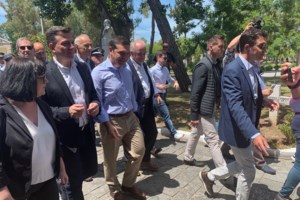 Τσίπρας από Μεσολόγγι: Η ΝΔ κατασκευάζει σκάνδαλα για να κρύψει τα δικά της