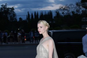 Στα άκρα η δικαστική μάχη Τζολί - Πιτ: Τρία από τα παιδιά τους θέλουν να καταθέσουν εναντίον του πατέρα τους