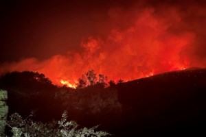 Αποκάλυψη: Παραλίγο τραγωδία με το Ιλιούσιν πάνω από τις φλόγες στα Βίλια [βίντεο]
