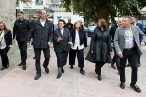 Μητσοτάκης στη Θεσσαλονίκη: "Σήμερα δεν φωτίζουμε μόνο τον Λευκό Πύργο, φωτίζουμε ολόκληρη τη Μακεδονία" - εικόνα 3