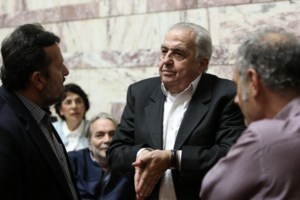 Στο πλευρό Βαξεβάνη ο ΣΥΡΙΖΑ: Καταγγέλλει την κυβέρνηση γιατί του έκανε φορολογικό έλεγχο - Αιχμηρό σχόλιο ΝΔ