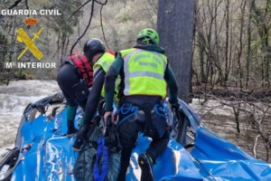Ισπανία: Έξι νεκροί και δύο τραυματίες- Ο τραγικός απολογισμός από την πτώση λεωφορείου σε ποτάμι της Γαλικίας - εικόνα 4