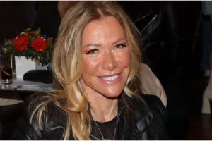 Μαριάννα Λάτση: Κομψή με λιλά κοστούμι στο Ζάππειο μαζί την κόρη της Εριέττα Κούρκουλου Λάτση - εικόνα 11