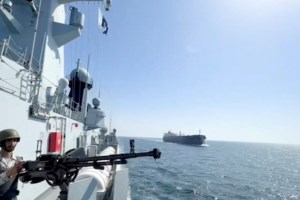 Στενά Ορμούζ: Επανεκκίνηση της ναυσιπλοΐας με αυξημένο ρίσκο - Θα διαρκέσει μήνες η αποκατάσταση