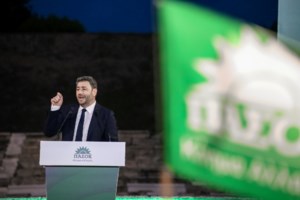 Γιατί ο Μητσοτάκης επιτίθεται στον  Ανδρουλάκη και το ΠΑΣΟΚ - "Καίγεται" η πρώτη κάλπη ακόμη και αν έχουν μαζί 151+