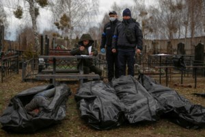 Βίντεο σοκ: Ουκρανοί στρατιώτες εκτελούν Ρώσο όμηρο - "Θα διερευνηθεί σίγουρα" λέει ο ΥΠΕΞ της Ουκρανίας - εικόνα 6