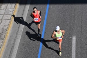 Κηφισιά: Αγρια επίθεση ομάδας κουκουλοφόρων σε ανηλίκους - Με τραύματα στο κεφάλι πήγε στο νοσοκομείο 17χρονος - εικόνα 2