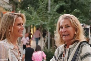 Τατιάνα Μπλάτνικ: Καλοκαιρινή πάνω σε σκάφος με το χρώμα μαγιό που της ταιριάζει απόλυτα [βίντεο]