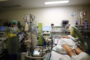 Κυβερνητικός εκπρόσωπος: Ο πρωθυπουργός δεν γνώριζε τη μελέτη Τσιόδρα - Λύτρα για τους θανάτους στις ΜΕΘ