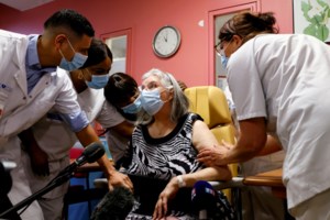 Σουηδία-κορονοϊός: Νέα πιο αυστηρά μέτρα για τον κορονοϊό  - Γιατί δεν μπορεί να επιβάλει περιορισμούς κυκλοφορίας - εικόνα 2