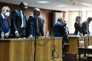 Αιχμές Αθανασίου για τον γιο του Παπαγγελόπουλου - "Είχε χρέος να ξεπληρώσει…" - εικόνα 2