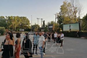 Χανιά: Αρχισαν τα... αντάρτικα για το ωράριο - Με τον "Ηλιο" του ΠΑΣΟΚ έκλεισαν τα μαγαζιά [βίντεο]