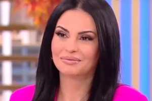 Δήμητρα Αλεξανδράκη: Περιπέτεια... μεσοπέλαγα - Έμεινε 500 μέτρα από την ακτή με το σκάφος της [Βίντεο]