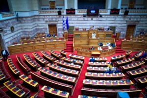Ο Αλέξης Χαρίτσης αποχώρησε από τη δεξίωση για την αποκατάσταση της Δημοκρατίας: Δεν του επέτρεψαν να παρευρεθεί με Παλαιστίνιο πρόσφυγα