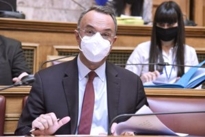 Βροχή από επιστροφές φόρου και επιδόματα: Πέφτει ένα δισ. ευρώ επιπλέον στην αγορά - Ποιοι τα δικαιούνται