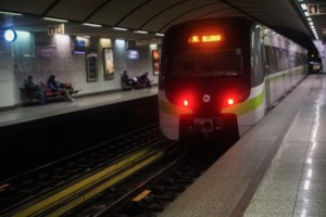 "Σε αφήνουν ελεύθερο": Ατιμώρητοι οι Ρουμάνοι πορτοφολάδες - Πώς μοίραζαν τις γραμμές Μετρό και ΗΣΑΠ με τους Αλβανούς