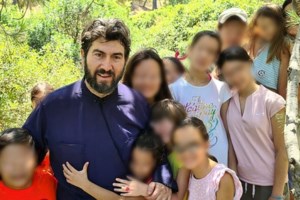 "Κιβωτός του Κόσμου": Αποκάλυψη για τις μαρτυρίες του Ελλάδιου που έκανε στροφή 180 μοιρών - Τα SMS και οι απειλές