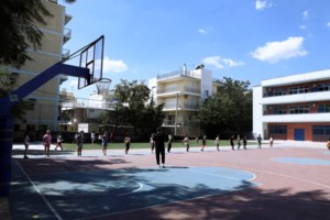 Προβληματισμός για τα κρούσματα κορονοϊού στα παιδιά: Εμβολιασμένο μόνο το 13% στις ηλικίες 12-14 ετών