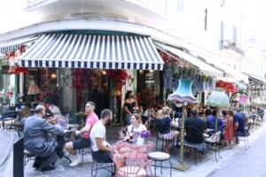 Πάτρα: Πανικός σε γάμο - "Καπνός" οι καλεσμένοι όταν έμαθαν ότι ο αδελφός του γαμπρού έχει κορονοϊό - εικόνα 2