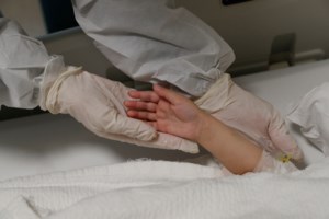 Τζανάκης: Ο υποχρεωτικός εμβολιασμός να ξεκινά από 50 ετών και άνω - Περισσότεροι από 20.000 θάνατοι έως το τέλος του 2021