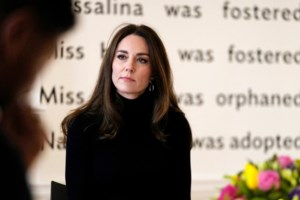 Kάια Γκέρμπερ: H old Hollywood εμφάνιση της 20χρονης με παγιέτες και vague - εικόνα 5