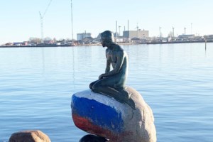 Πολυτεχνείο: Εικόνες ντροπής με βανδαλισμούς σε τοίχους και γλυπτά - εικόνα 4