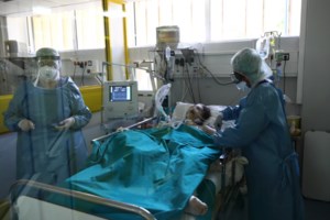 24ωρη πανελλαδική απεργία των νοσοκομειακών γιατρών με καταγγελίες για ελλείψεις