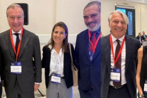 Τα "διαπιστευτήρια" της Κίμπερλι Γκίλφοϊλ ως πρέσβης στην Ελλάδα - "Περιμένετε και θα δείτε τι ακολουθεί" [εικόνες]