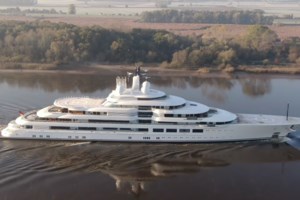 Forbes: Αυτός είναι ο αχυράνθρωπος που κρύβει το πανάκριβο σούπερ γιοτ του Πούτιν