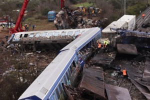 Τέμπη: Οργή από τους συγγενείς των θυμάτων για την αποφυλάκιση του σταθμάρχη - "Τι περιμένουν; Να πάμε να τον σκοτώσουμε;"