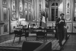 Πολιτικό αδιέξοδο στη Γαλλία και μυστικοί δείπνοι: Αποκαλύψεις για τις άγνωστες επαφές μακρονικών με Λε Πεν και Μπαρντελά - εικόνα 2