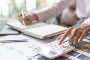 ΑΑΔΕ: Με γοργούς ρυθμούς προχωρά η διασύνδεση POS – ταμειακών