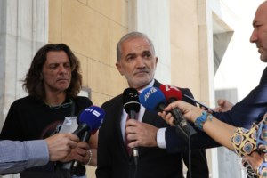 Πού το πάει ο Μάριος Σαλμάς: Τον αδειάζουν και από την ομάδα των 11 - Αρχίζει "μασάζ" σε βουλευτές ο Μητσοτάκης - εικόνα 2