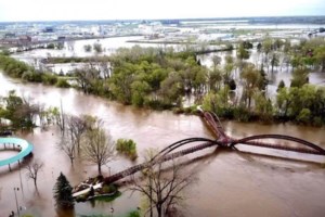 Αμετανόητος ο Τραμπ: Παίρνει χλωροκίνη χωρίς λόγο - Οι προειδοποιήσεις για σοβαρούς κινδύνους από το φάρμακο