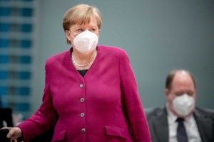 Ανατροπή από τον Αλβέρτο Μπουρλά - Εμβόλιο Pfizer: Ισως χρειαστεί τρίτη δόση στους εμβολιασμένους - εικόνα 2