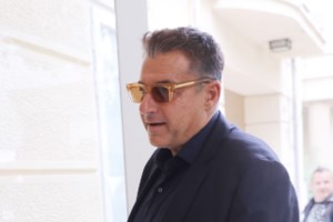 Κηδεία Μάρθας Καραγιάννη: Νεύρα Λιάγκα για την εκπομπή της Κουτσελίνη - Διέκοψε τη σύνδεση [βίντεο]