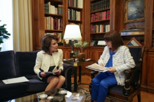 Γ. Αγγελοπούλου για τα 16 χρόνια από τους Ολυμπιακούς της Αθήνας: "Η Ελλάδα συνεχίζει περήφανα και με τη σημαία πάντα ψηλά"